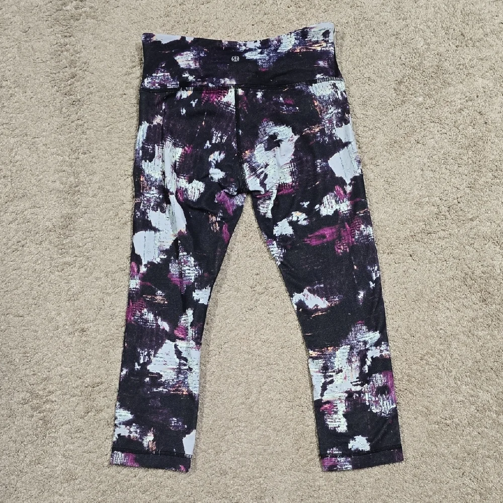 LULULEMON Size 6 Wunder Under Crop III Kara Blossom Multi Leggings 21